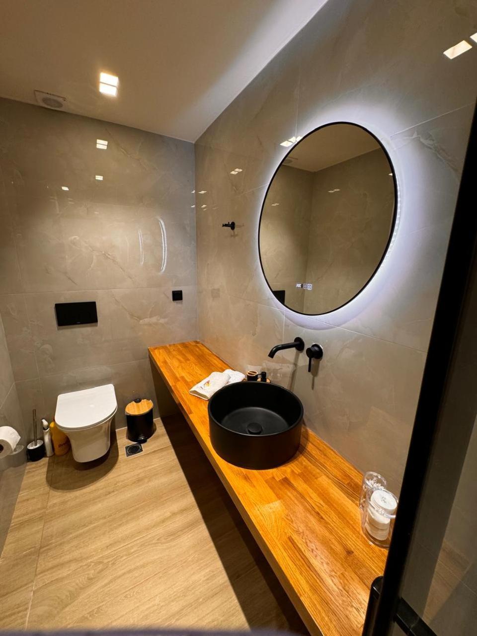 Triple A - Near Ermou Shopping Street - Family Hospitality - Free Parking! Aparthotel Athens Exterior photo
